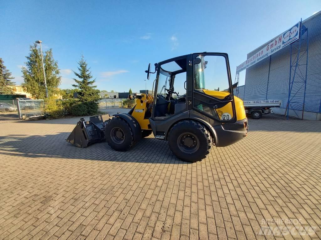 Mecalac AX 1000 Gumikerekes homlokrakodók