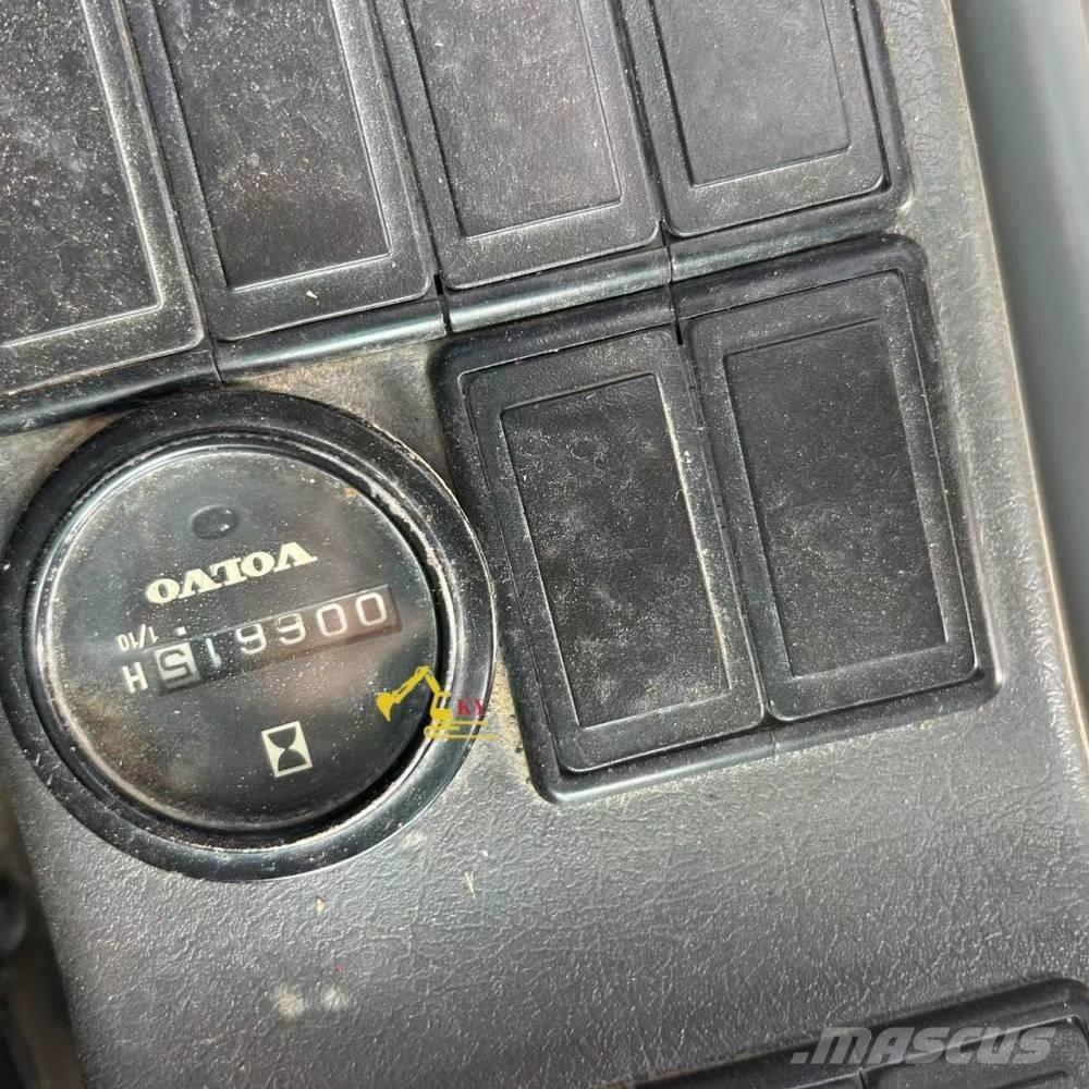 Volvo 290 Lánctalpas kotrók