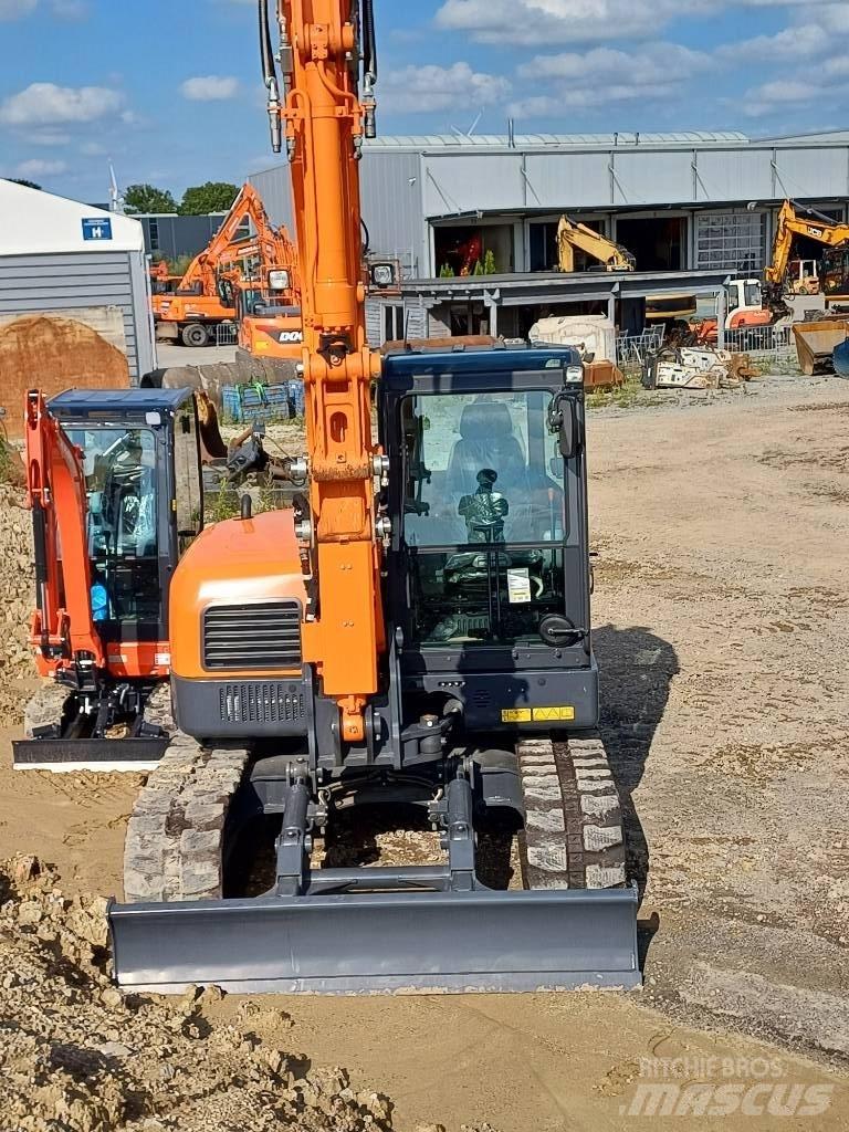 Doosan DX 85 R-3 Közepes (midi) kotrók 7 t - 12 t