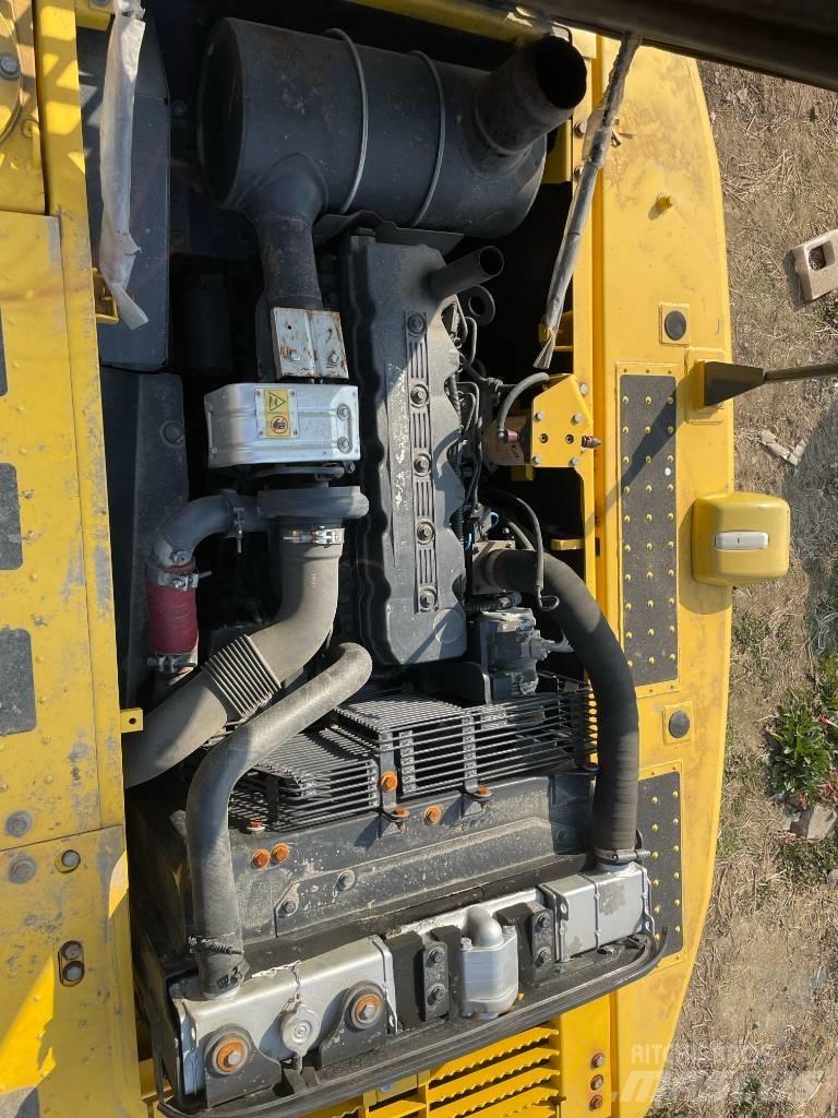 Komatsu 210 Lánctalpas kotrók