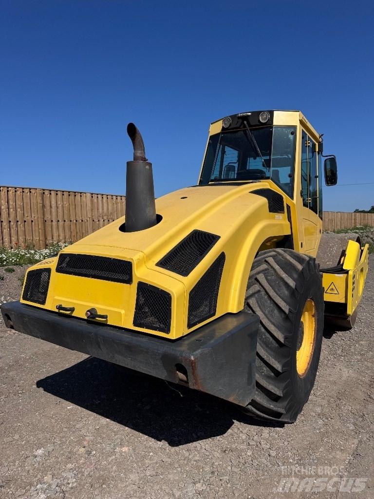 Bomag BW 213 D H-4 Egydobos hengerek