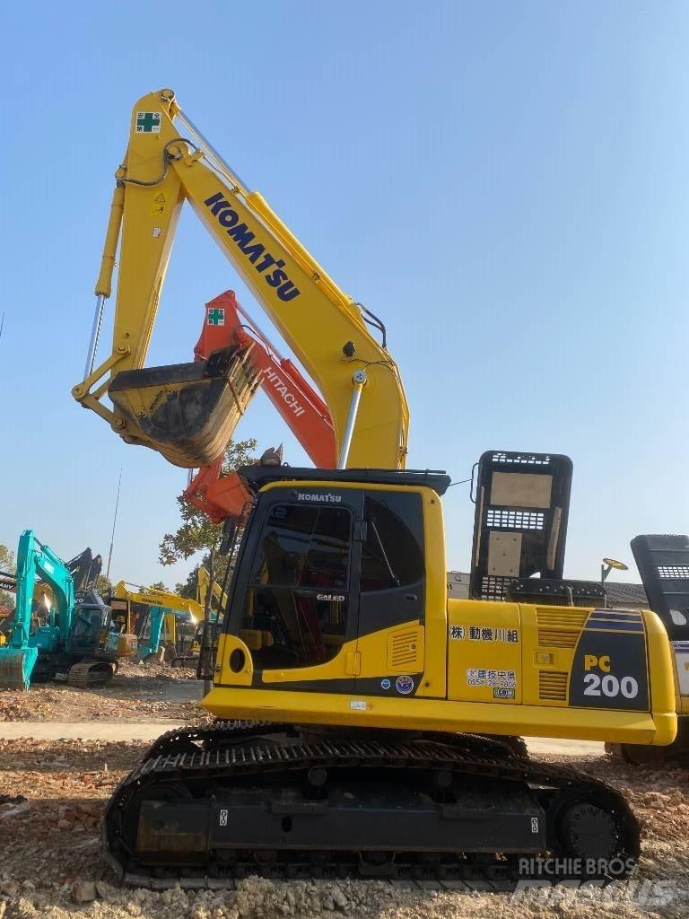 Komatsu PC 200-8 Lánctalpas kotrók