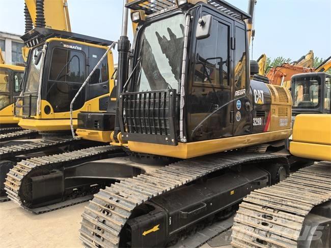 CAT 329 D L Lánctalpas kotrók