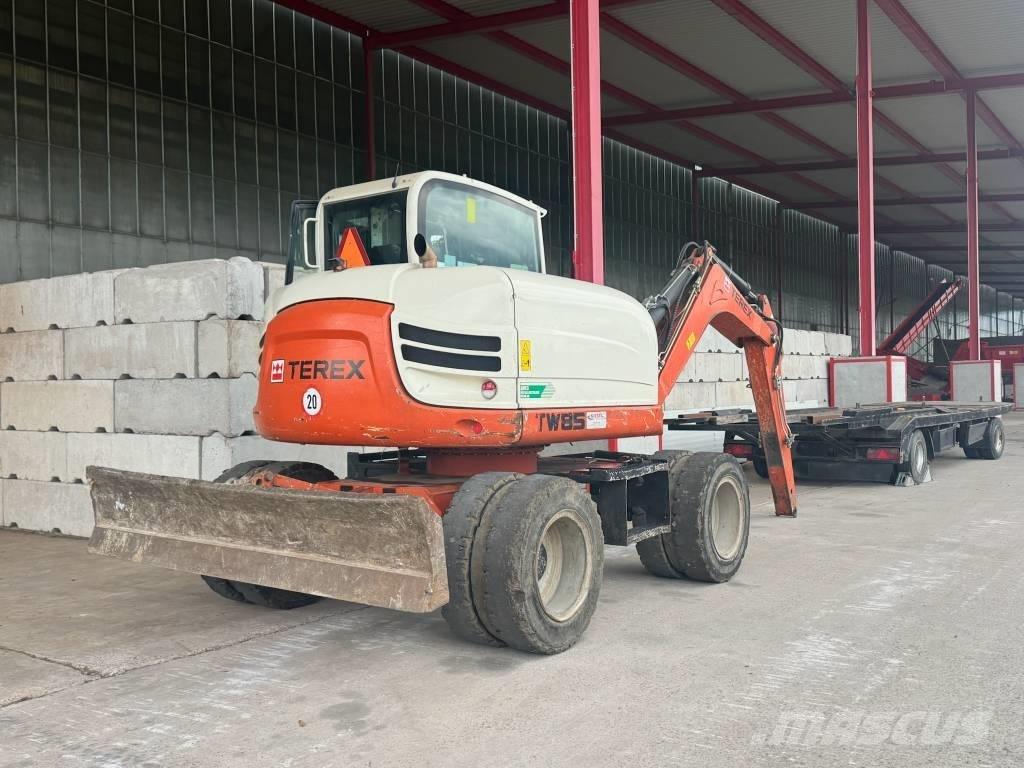 Schaeff TW 85 Gumikerekes kotrók