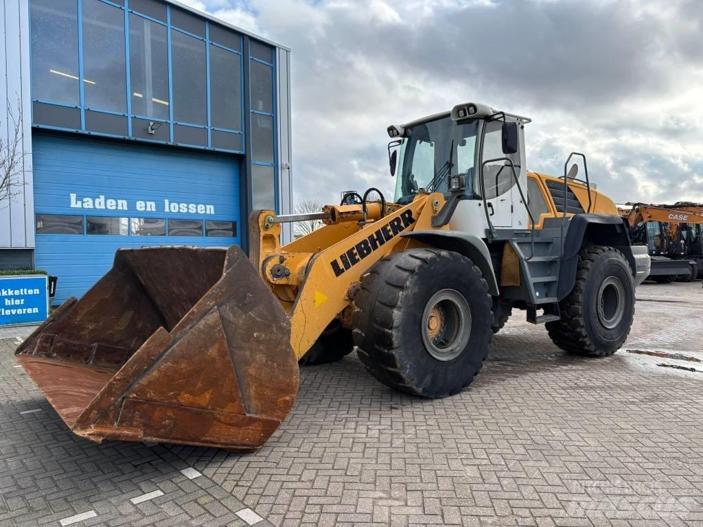 Liebherr L 566 Gumikerekes homlokrakodók