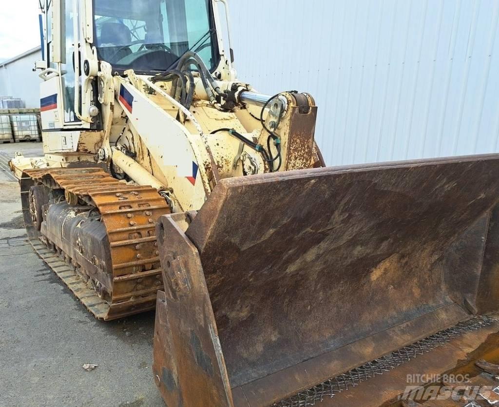 CAT 953 D Lánctalpas homlokrakodók