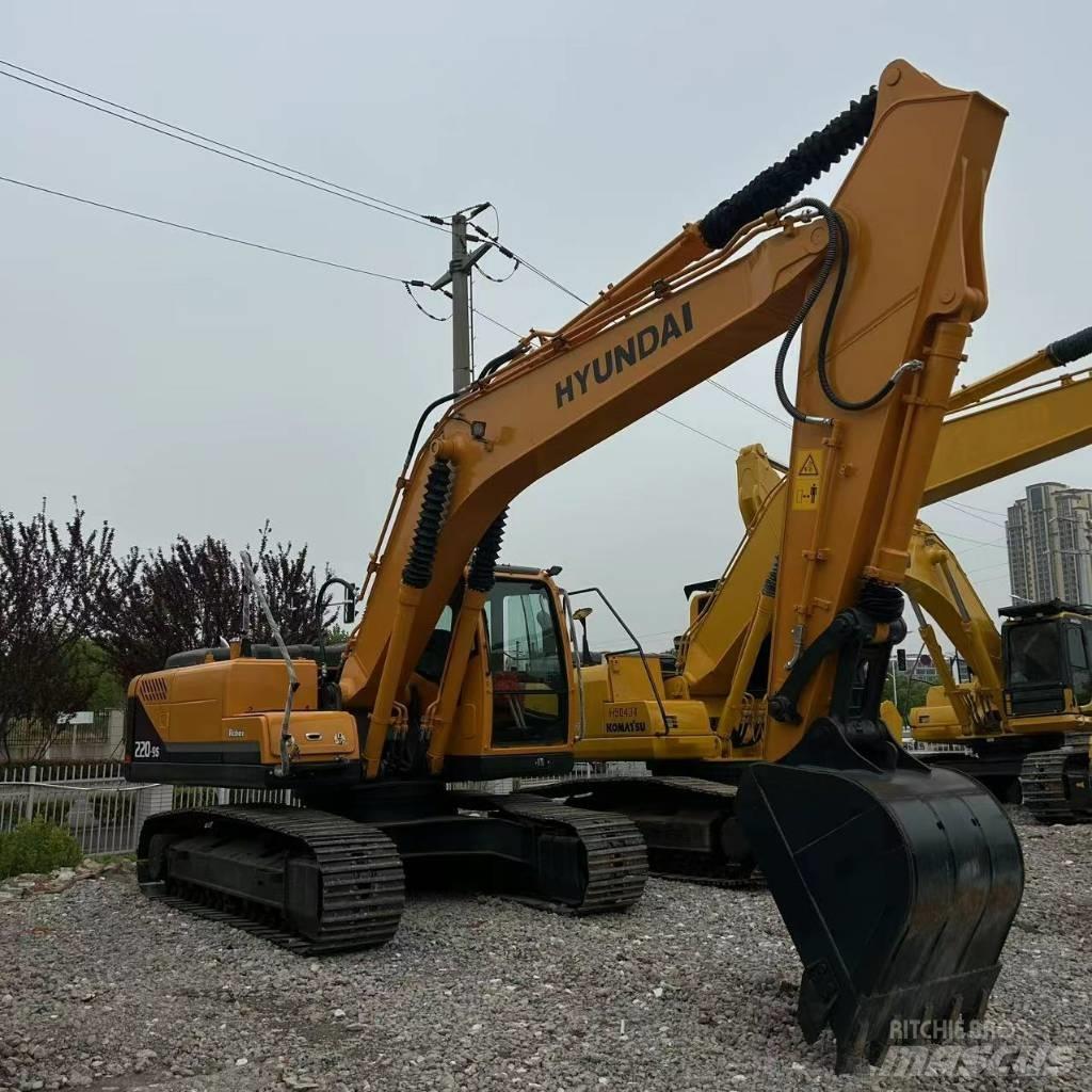 Hyundai 220-9s Lánctalpas kotrók