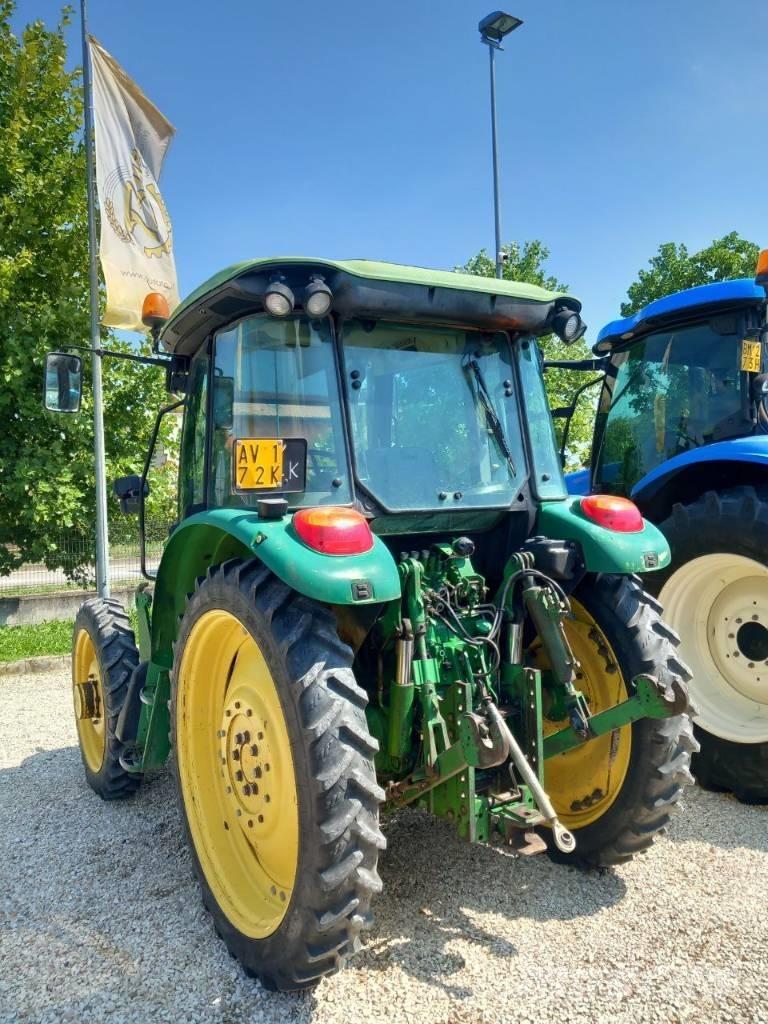 John Deere 5820 Traktorok