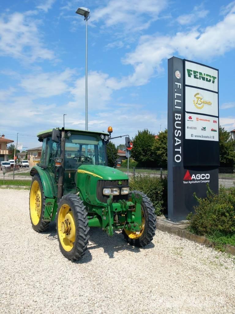 John Deere 5820 Traktorok