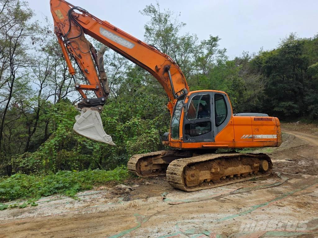 Doosan DX 220 LCA Lánctalpas kotrók