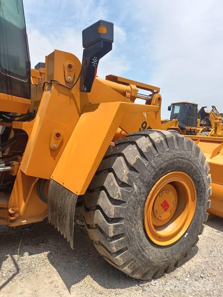 CAT 950H Gumikerekes homlokrakodók