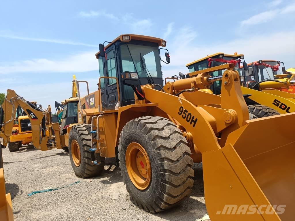 CAT 950H Gumikerekes homlokrakodók
