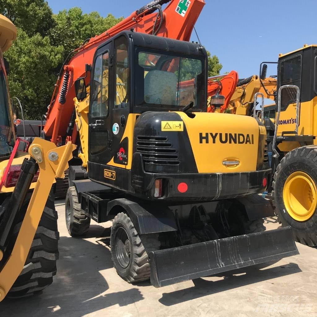 Hyundai 60 W Gumikerekes kotrók