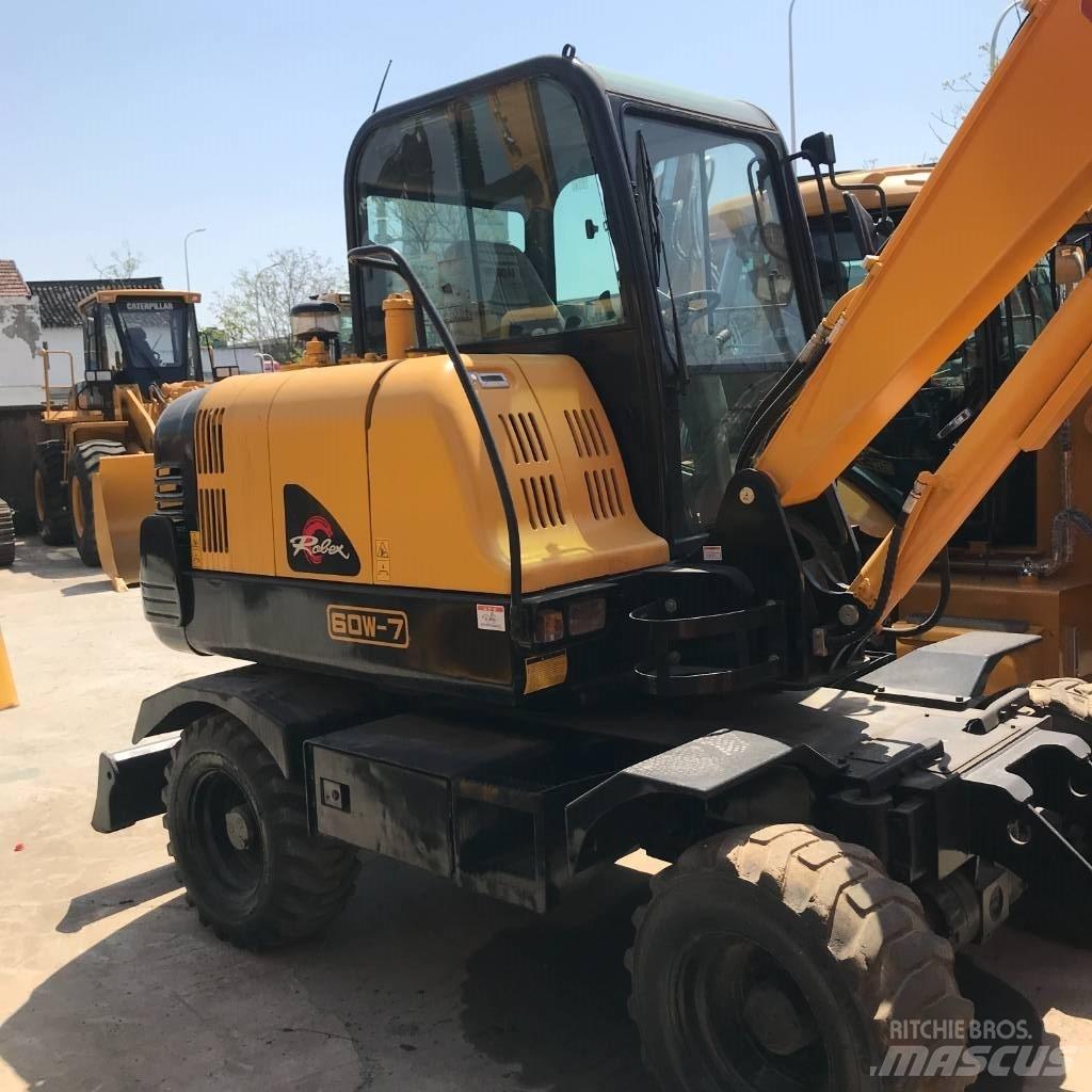 Hyundai 60 W Gumikerekes kotrók
