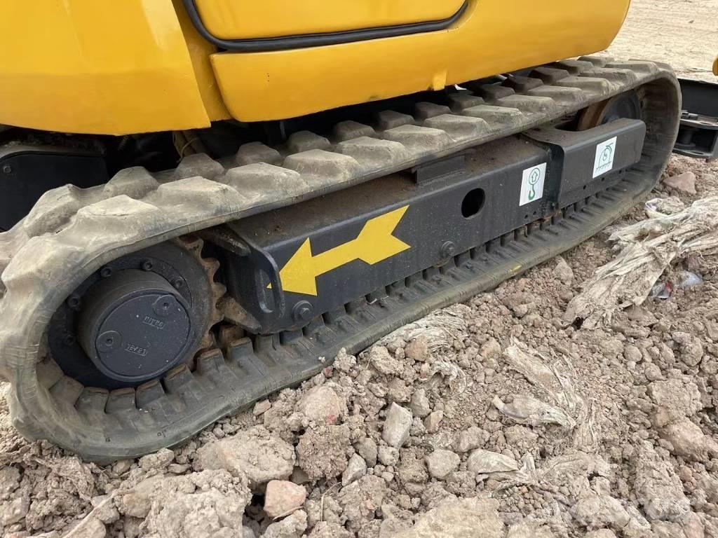 Komatsu PC18 Mini kotrók < 7t