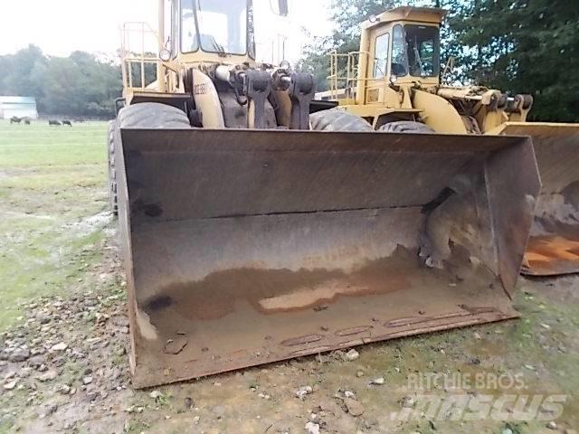 CAT 980C Gumikerekes homlokrakodók