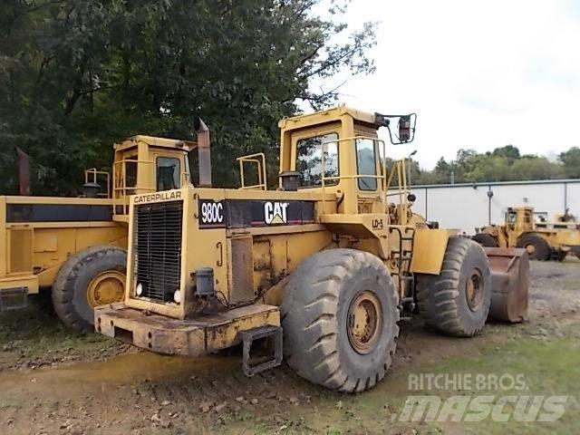 CAT 980C Gumikerekes homlokrakodók