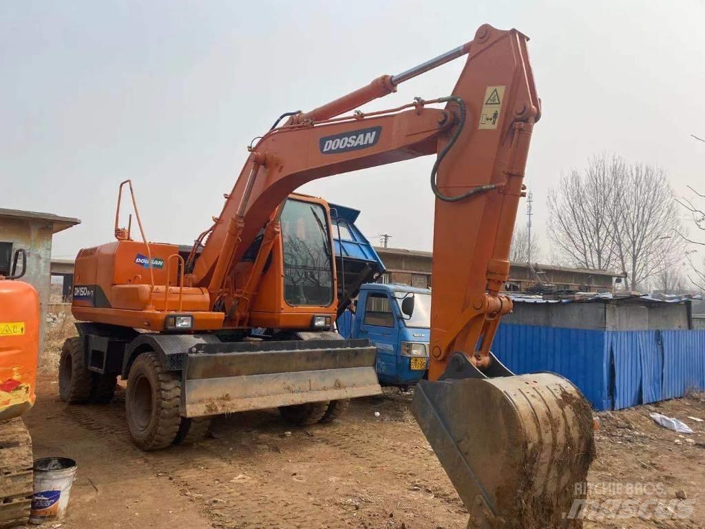 Doosan DH 150W Gumikerekes kotrók