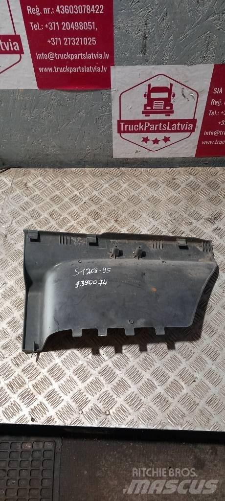 Scania 94 D.   1390074 Vezetőfülke és belső tartozékok