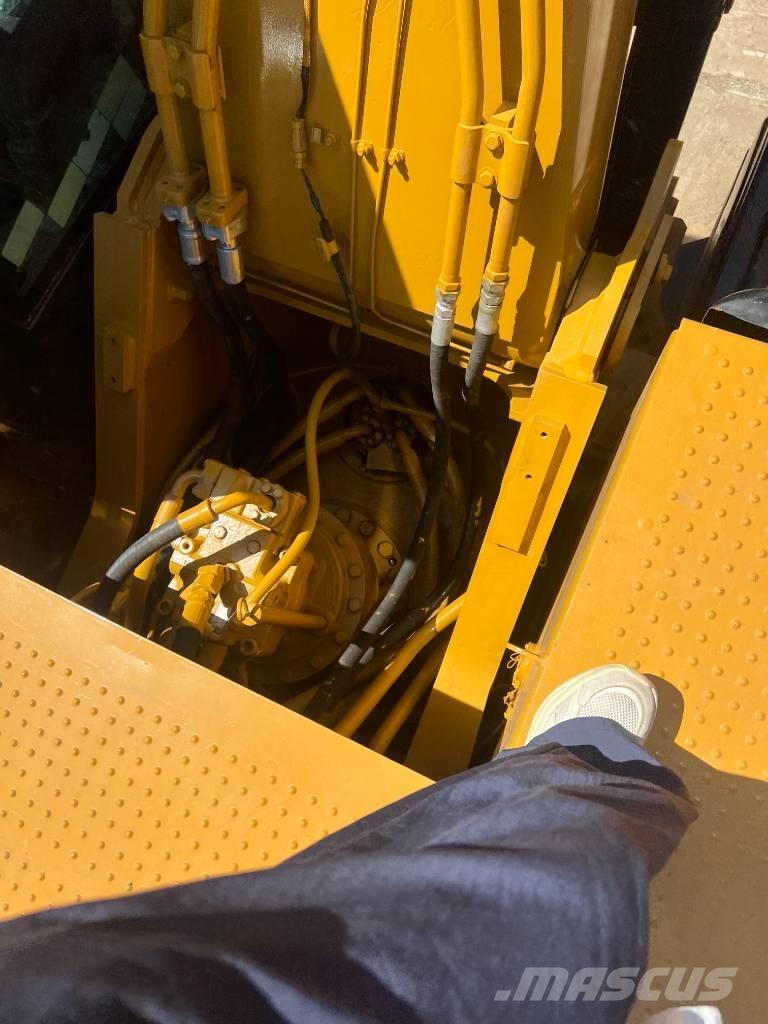 CAT 325D Lánctalpas kotrók