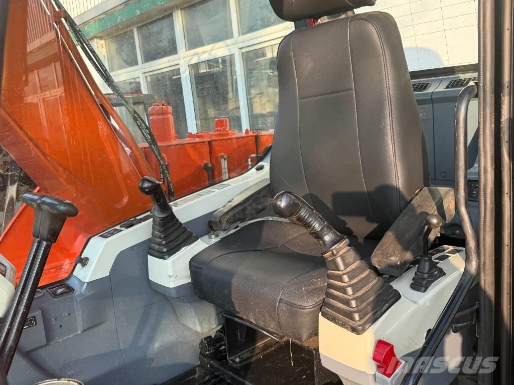 Doosan DX 75 Lánctalpas kotrók