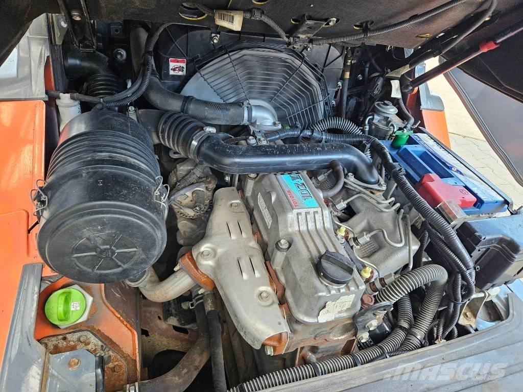 Toyota 8FDF25 Dízel targoncák