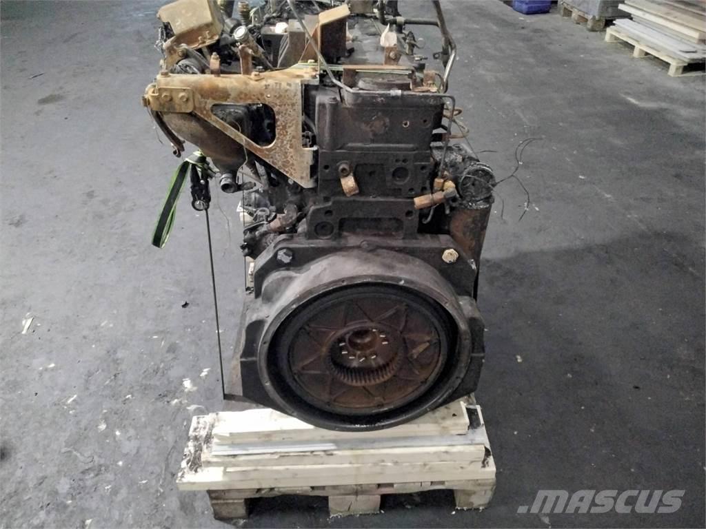 John Deere 1270g Motorok