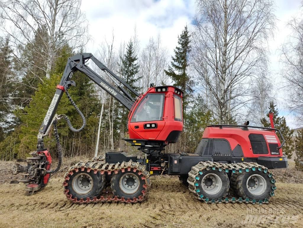 Komatsu 901 XC Betakarítók