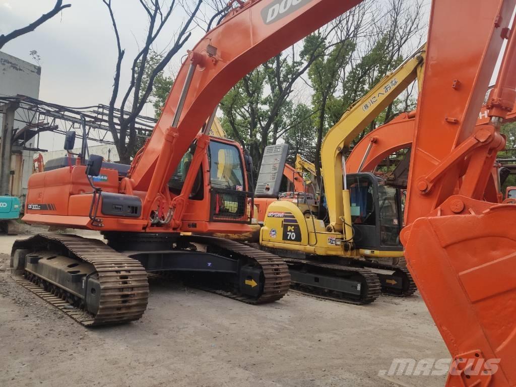 Doosan DX 300 Lánctalpas kotrók