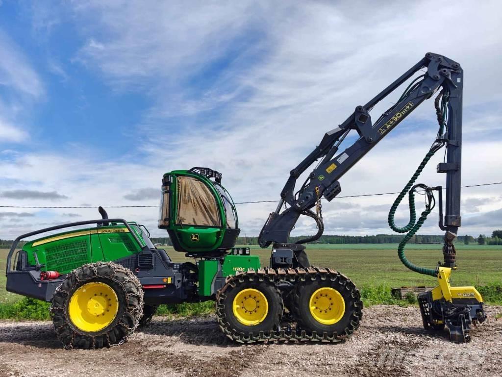 John Deere 1170 G Betakarítók