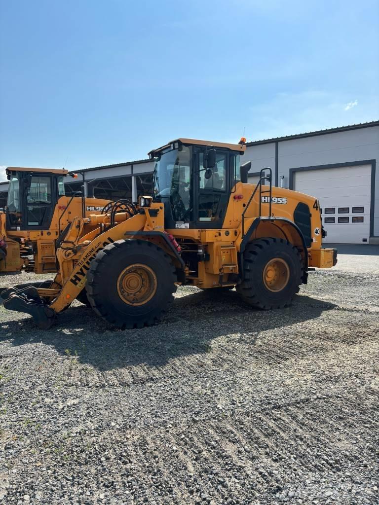 Hyundai HL955 Gumikerekes homlokrakodók