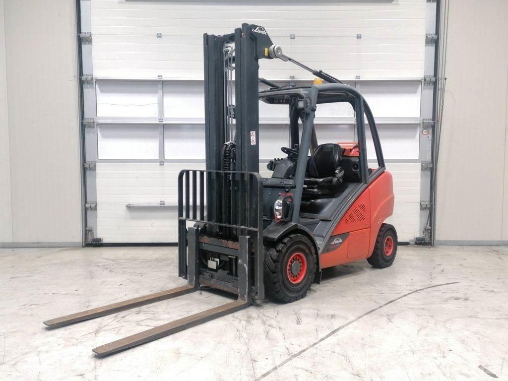 Linde H30T-02 Gázüzemű targoncák