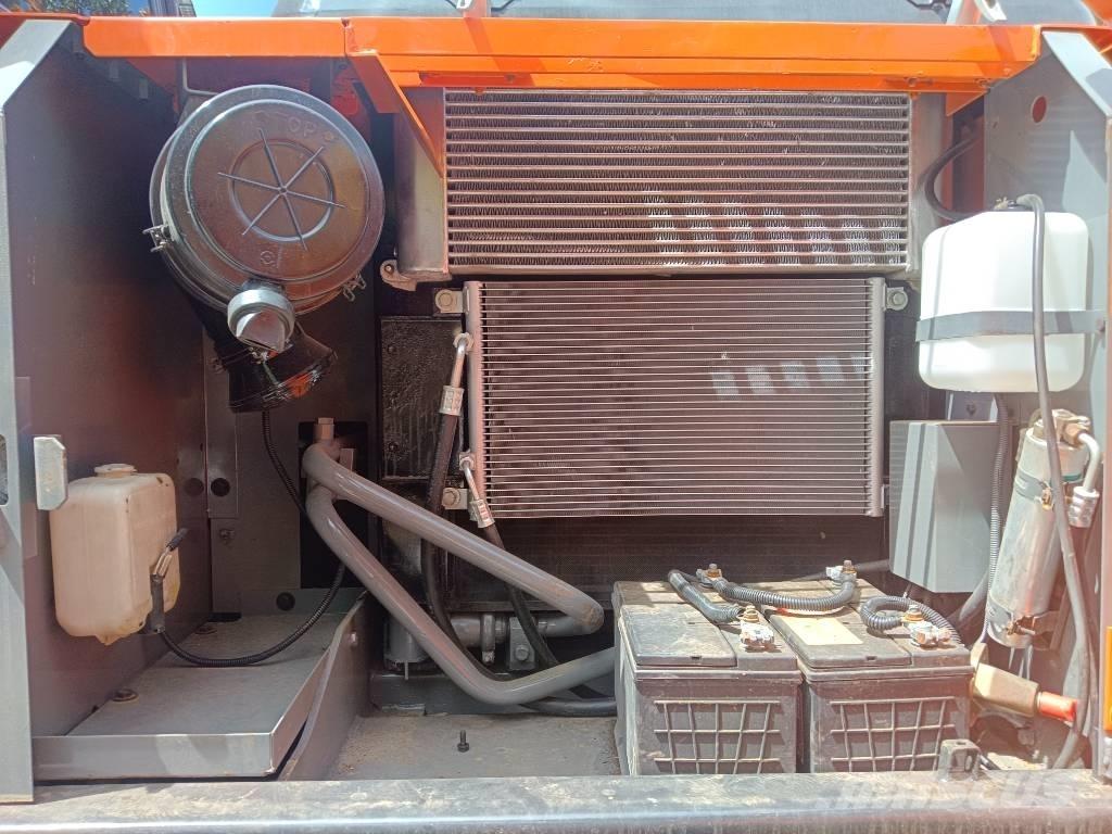 Hitachi ZX130LC Lánctalpas kotrók