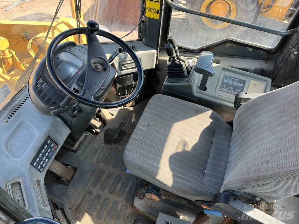 Komatsu WA 480 Gumikerekes homlokrakodók