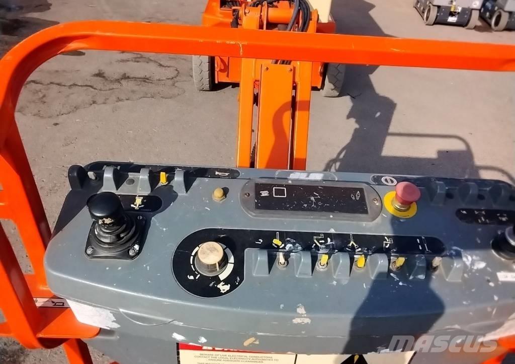 JLG E 400 AJP Karos emelők