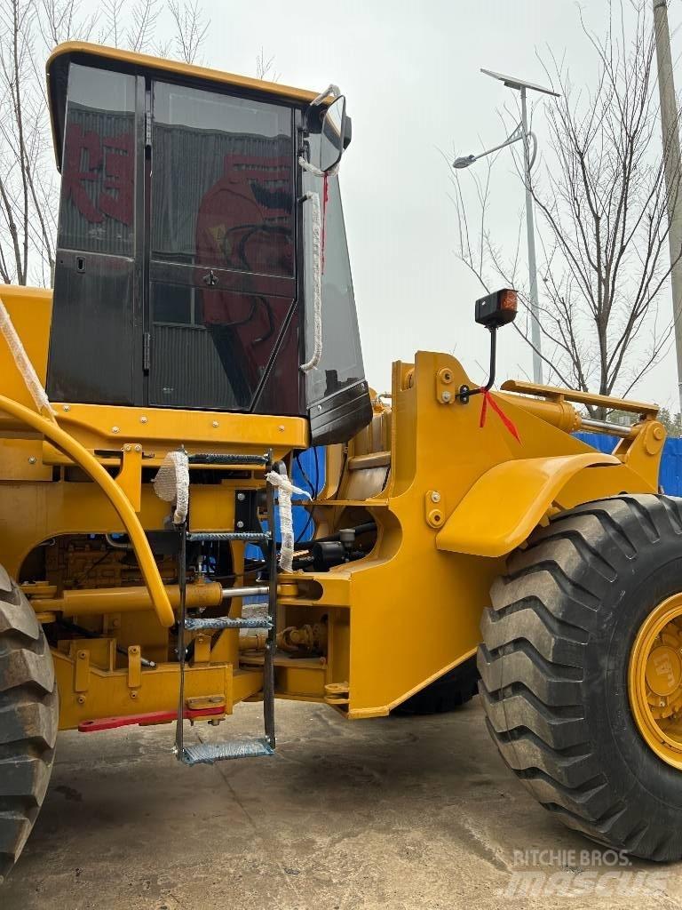 CAT 966 H Gumikerekes homlokrakodók