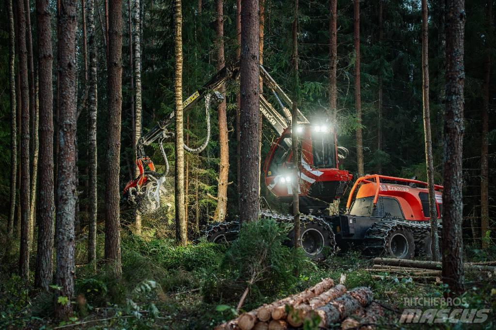 Komatsu 931XC Betakarítók