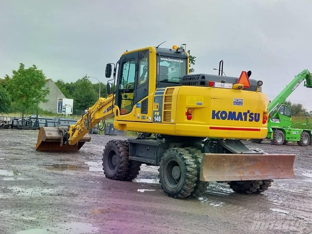 Komatsu PW 148-8 Gumikerekes kotrók
