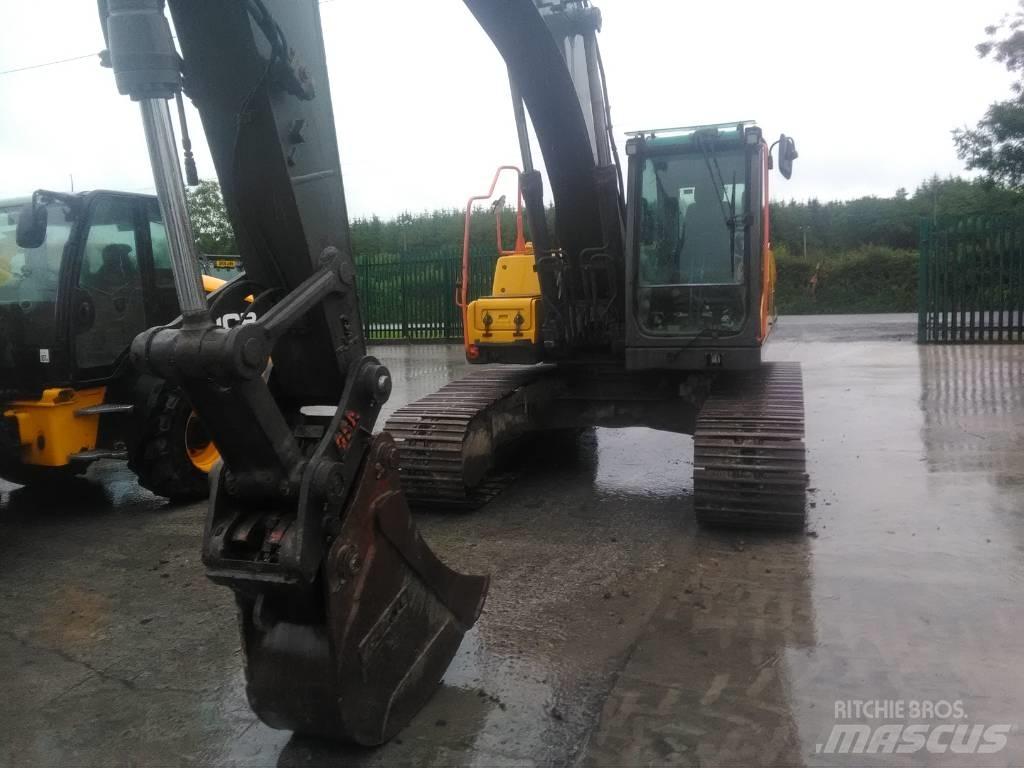 Volvo 210 C Lánctalpas kotrók