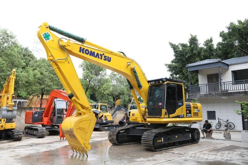 Komatsu PC 200-8 Mini kotrók < 7t