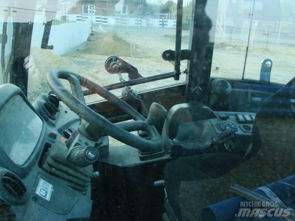 Kubota R 082 Gumikerekes homlokrakodók