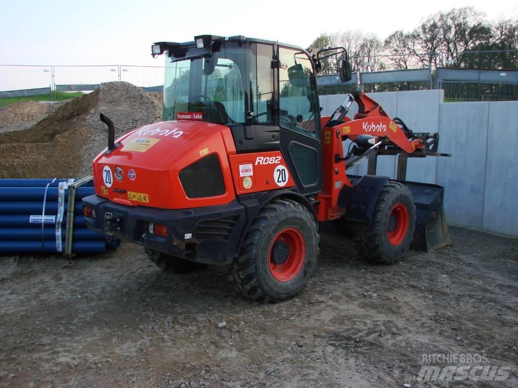 Kubota R 082 Gumikerekes homlokrakodók