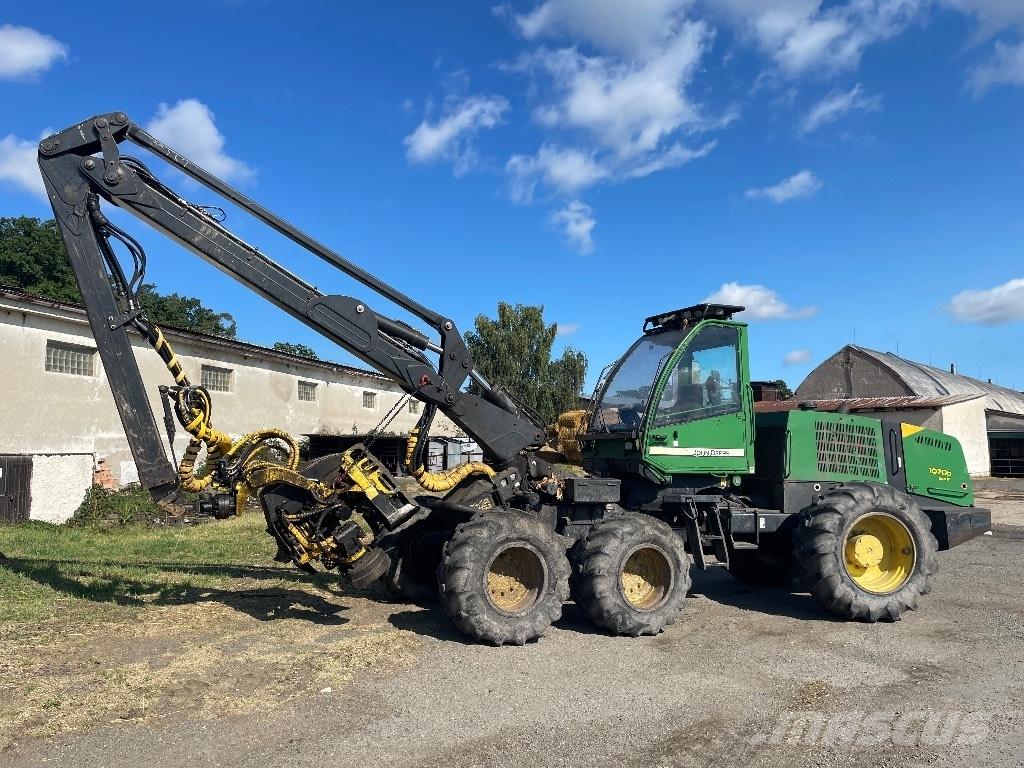  Johnne Deere 1270D Betakarítók