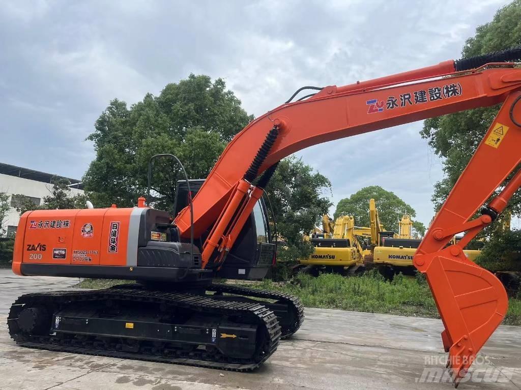 Hitachi ZX 200 Lánctalpas kotrók