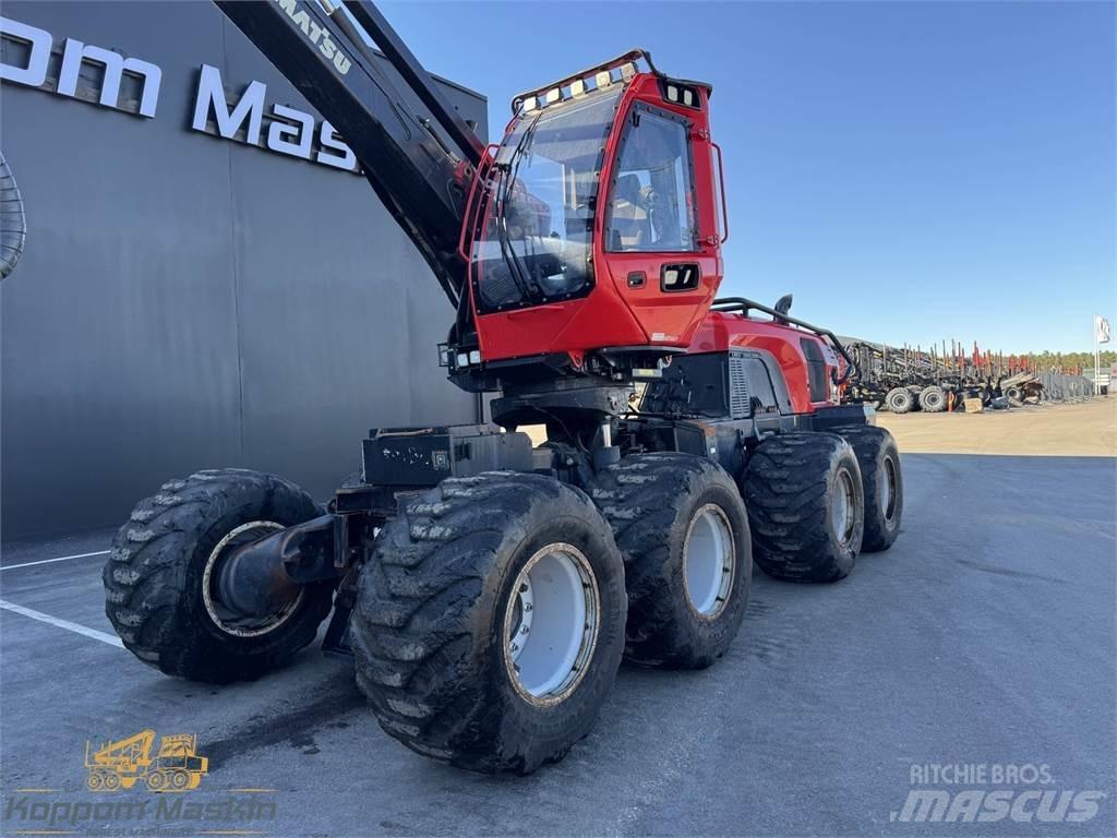 Komatsu 931XC Betakarítók