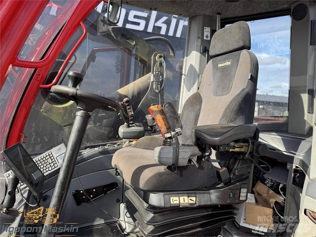 Komatsu 931XC Betakarítók