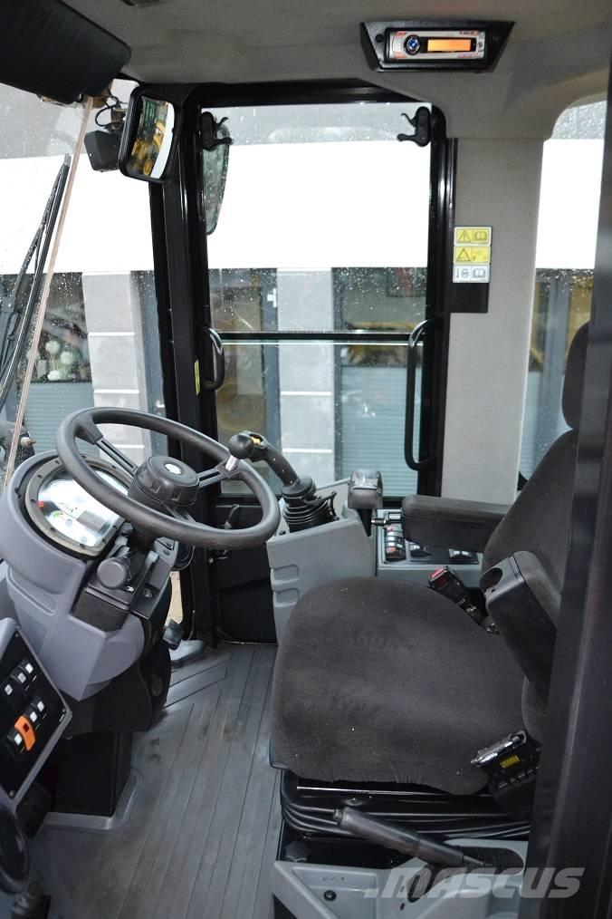 CAT 924 H Gumikerekes homlokrakodók