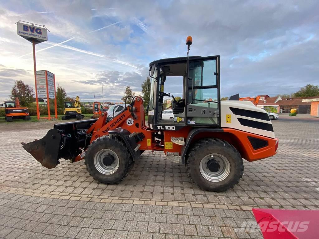 Yanmar V 100 Gumikerekes homlokrakodók
