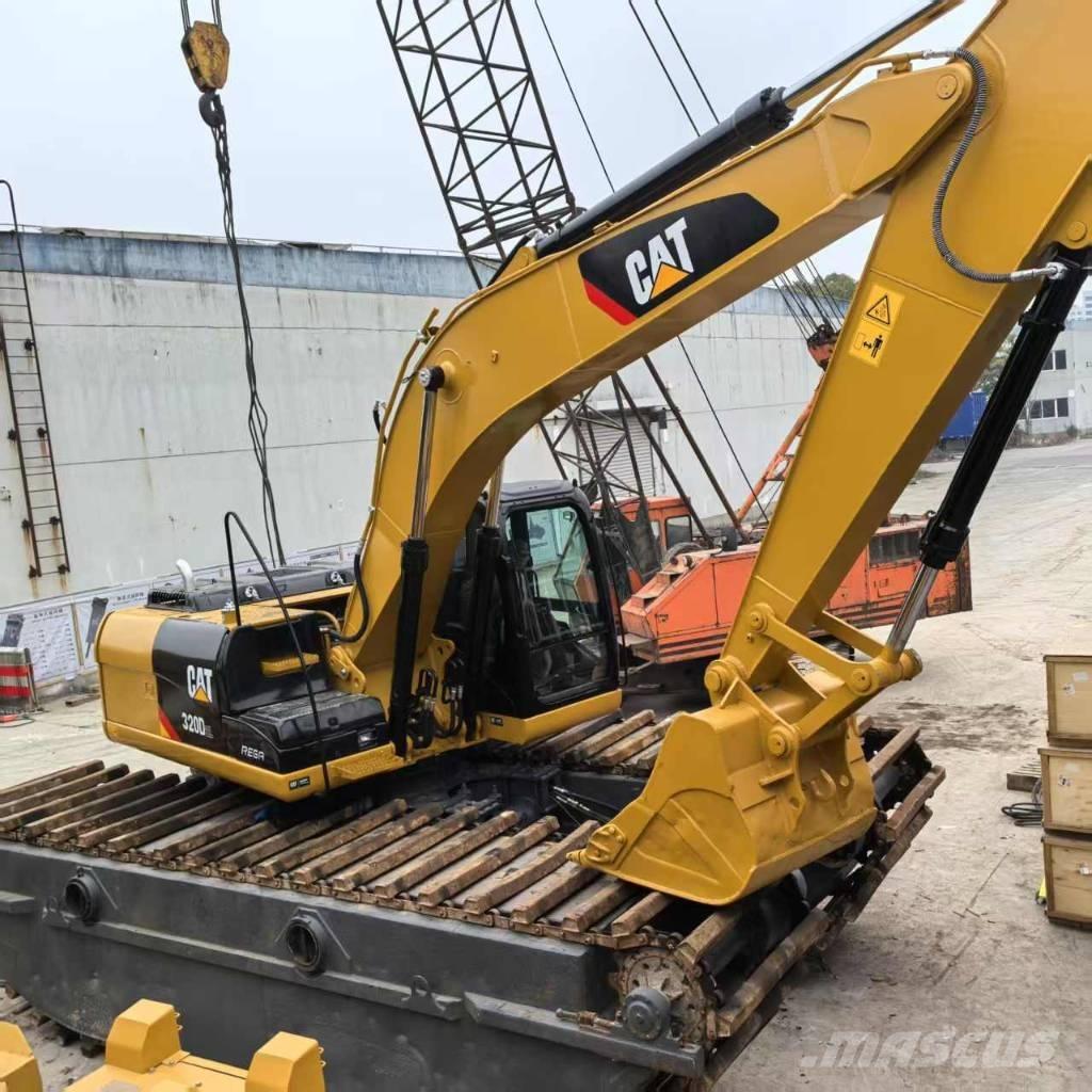 CAT 320 D Kétéltű markolók