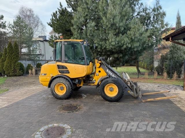 Volvo L 25 F Gumikerekes homlokrakodók